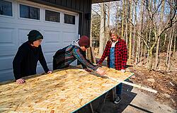 2021_GI-1215004861_OSB-Platten-Jungs-bearbeiten_MS.jpg